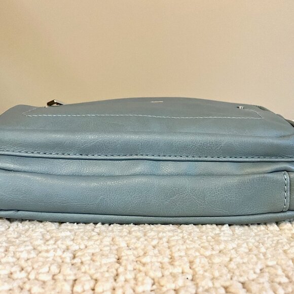 NWOT Rosetti Blue Small Crossbody Purse * Silver Accents * Multiple Pockets - Picture 2 of 9